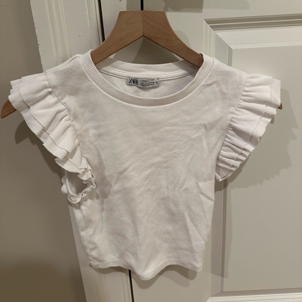 zara white short sleeve ribbed ruffle top, worn once
